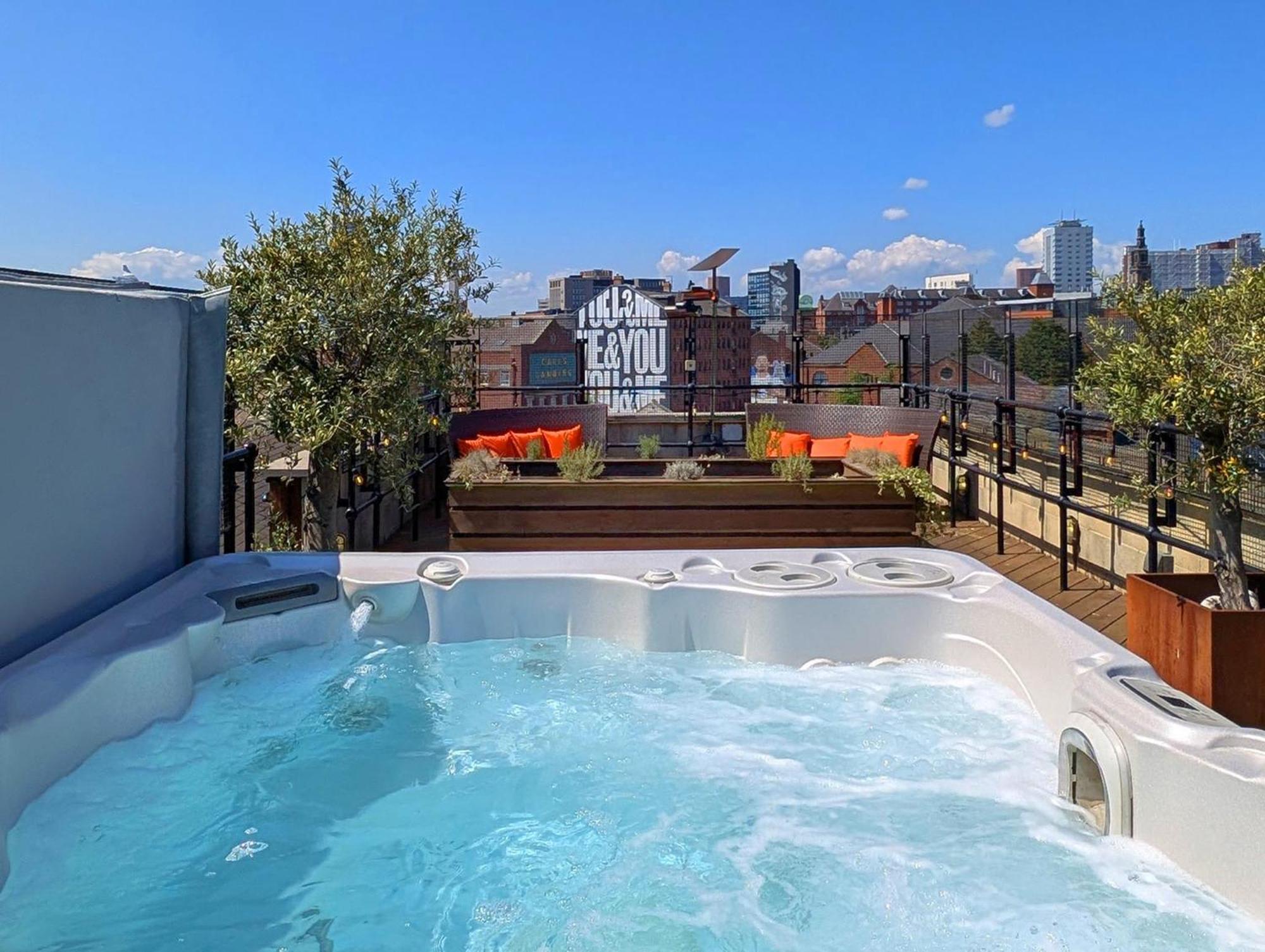 The Bells - Luxury Serviced Apartments Leeds  Eksteriør billede